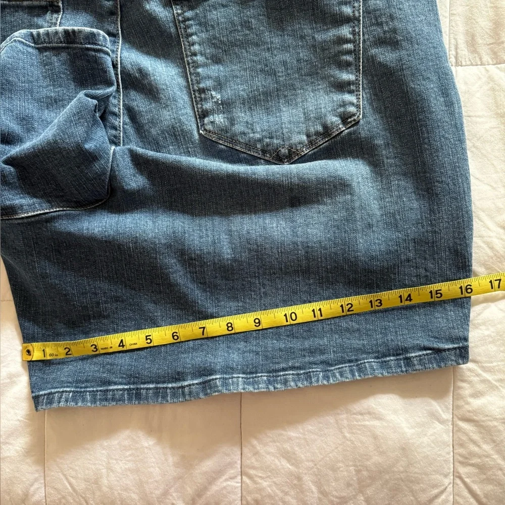 Comfortable! Wit & Wisdom high-rise jeans shorts. Size 20W. Very good condition. - Picture 9 of 11
